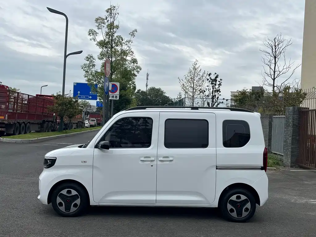 Wuling Zhiguang EV — миниатюра 11