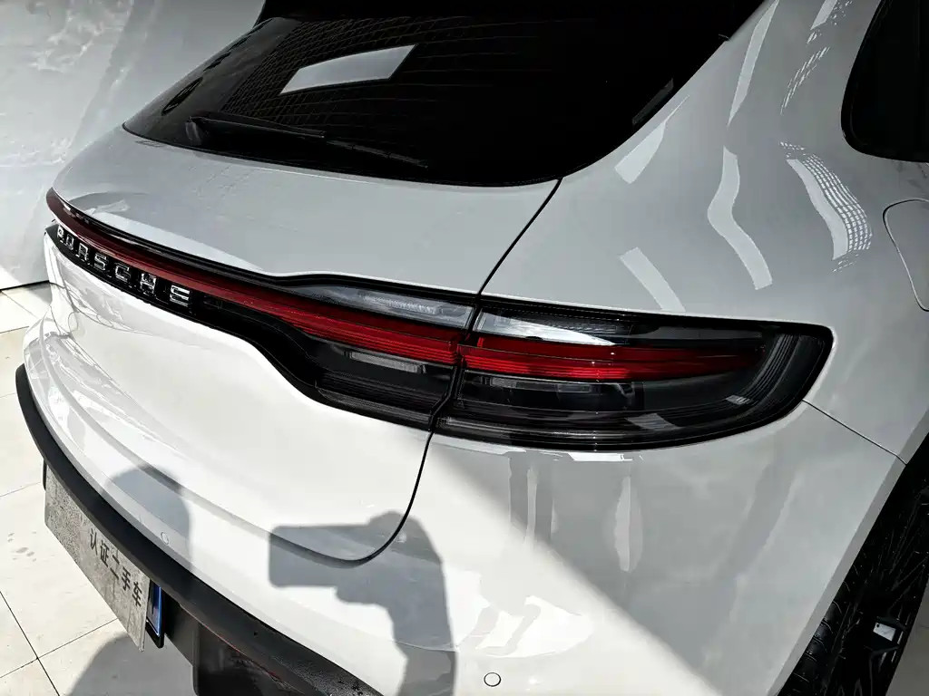 Porsche Macan — миниатюра 9