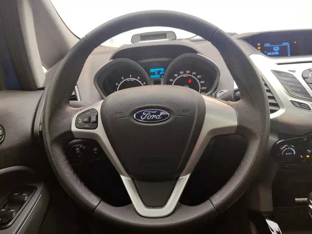 Ford EcoSport 2013 1.5L AT Luxury