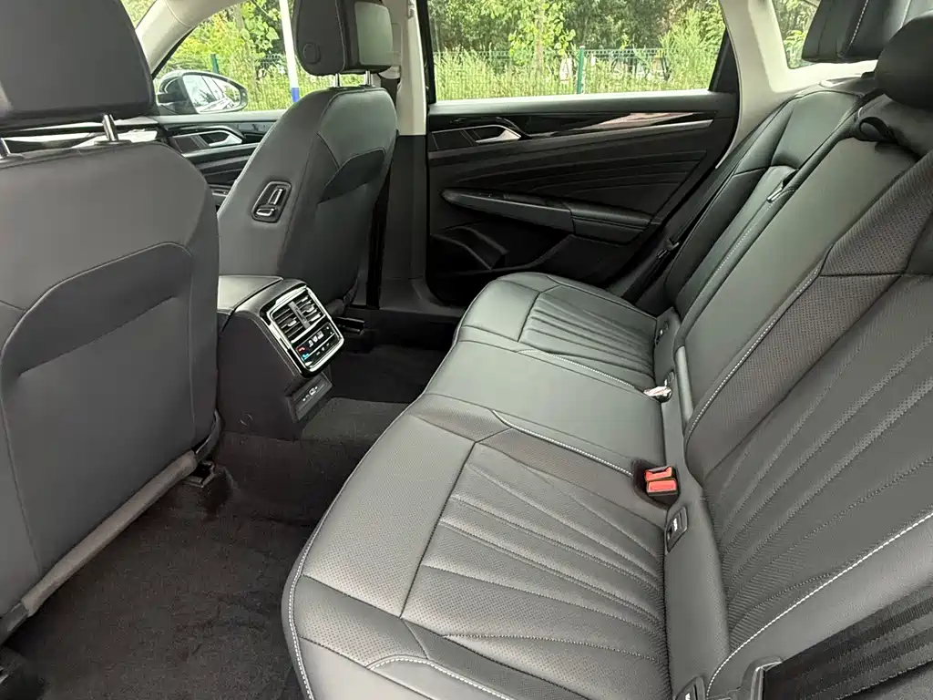 Volkswagen Passat — миниатюра 5