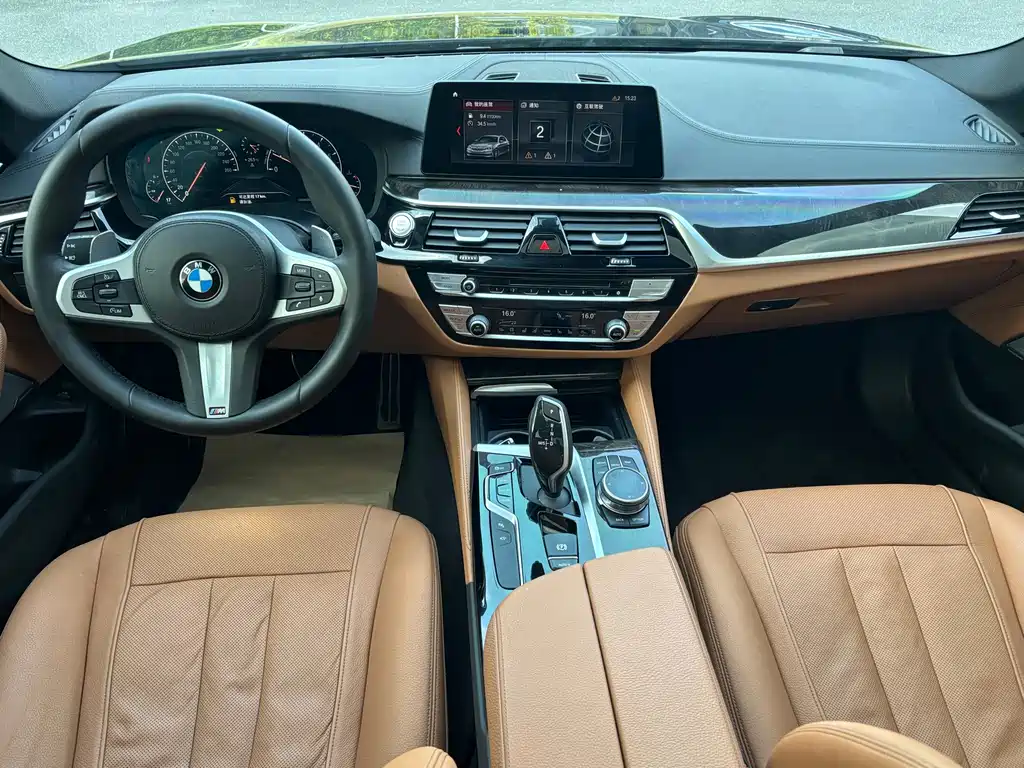 BMW 5 Series — миниатюра 8