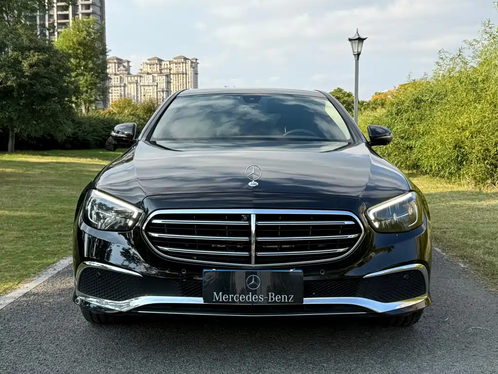 Mercedes-Benz E-Class — миниатюра 3