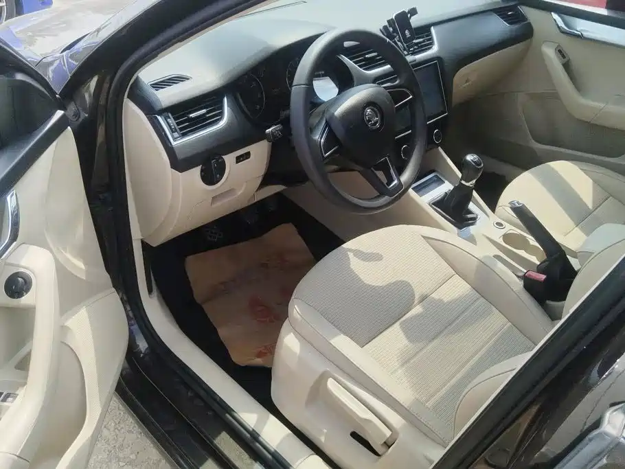Skoda Octavia — миниатюра 8