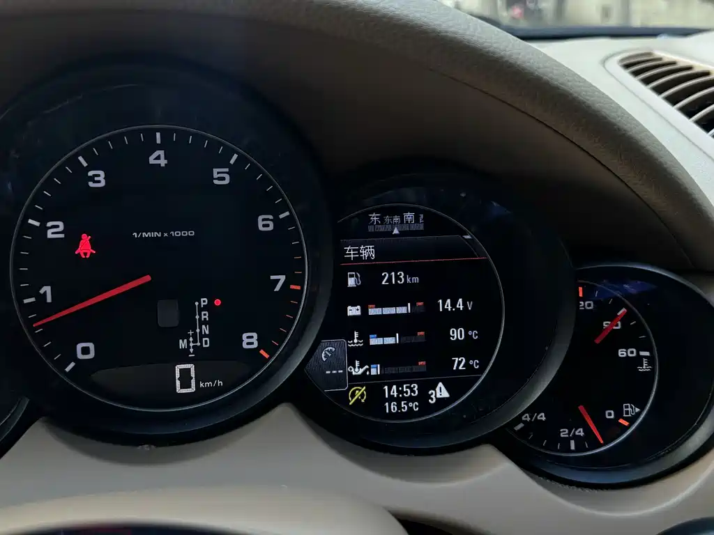 Porsche Cayenne — миниатюра 13