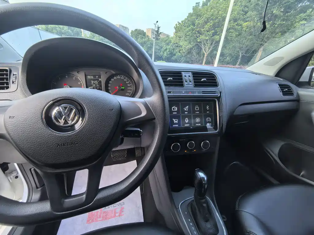 Volkswagen Polo — миниатюра 14