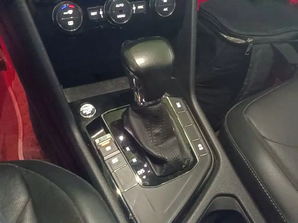 Volkswagen Tiguan L — миниатюра 14