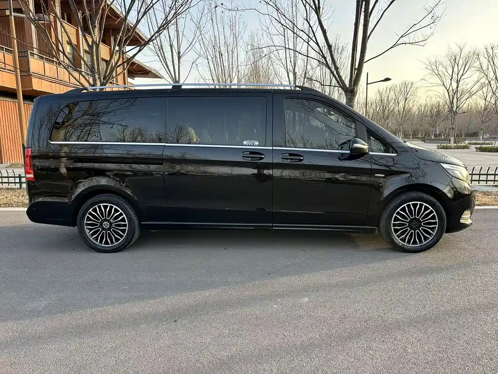 MERCEDES-BENZ V CLASS