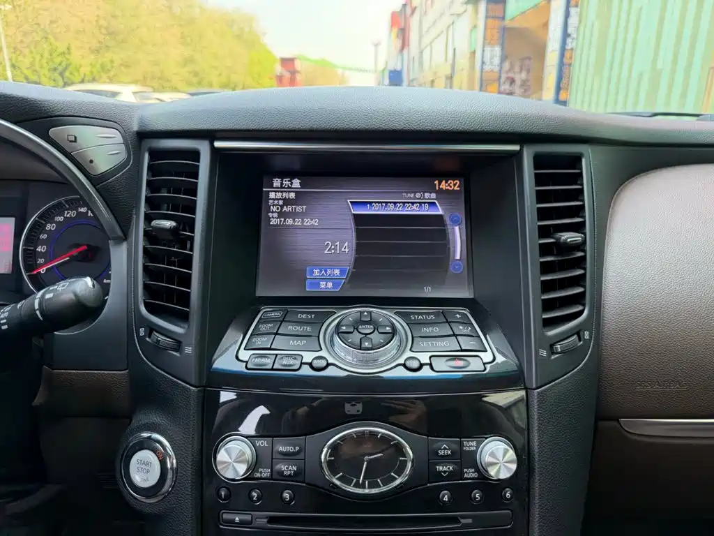 Infiniti FX — миниатюра 6