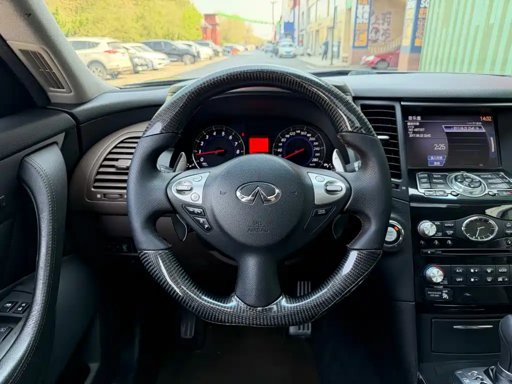 Infiniti FX — миниатюра 5