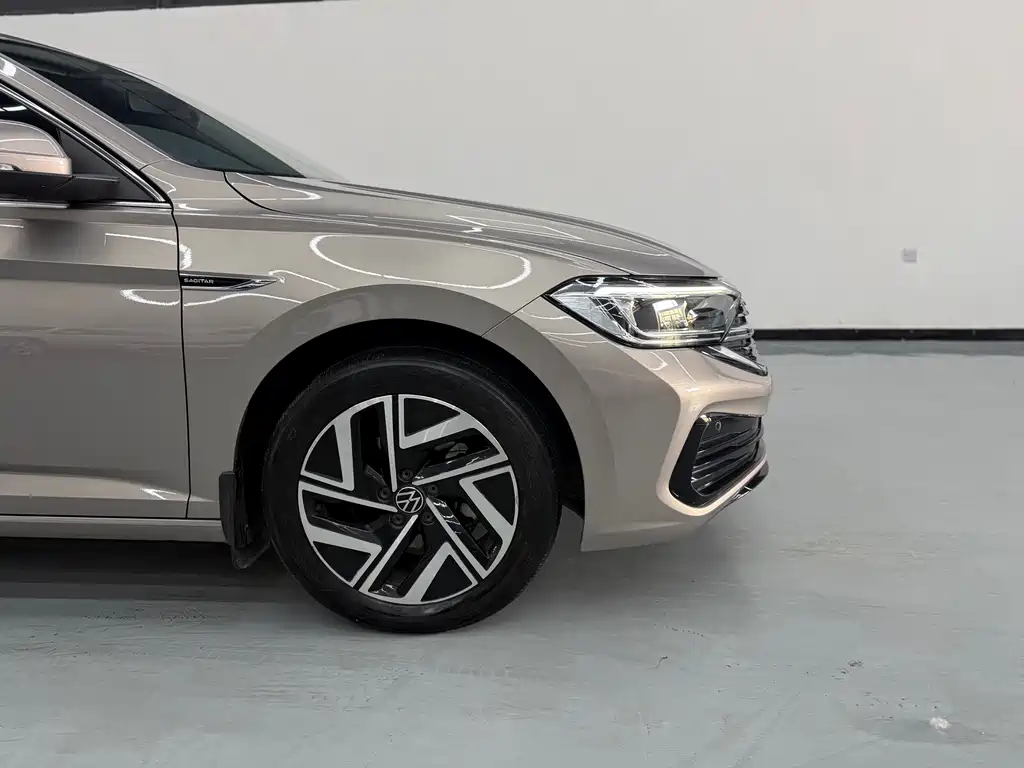 Volkswagen Sagitar — миниатюра 7