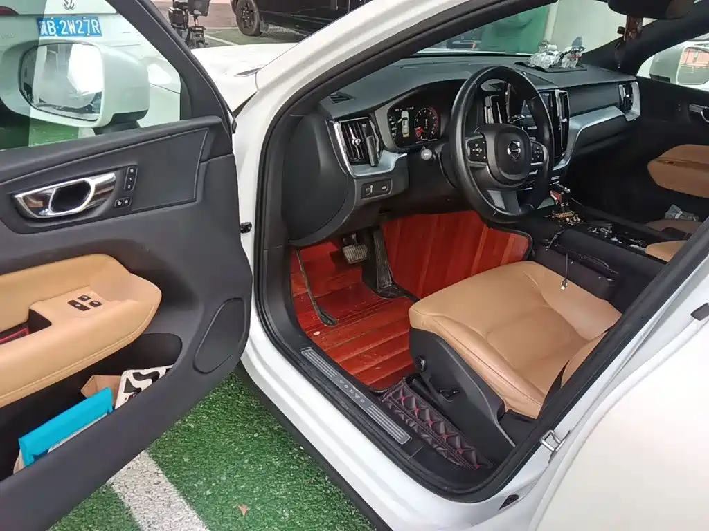 Volvo XC60 — миниатюра 12