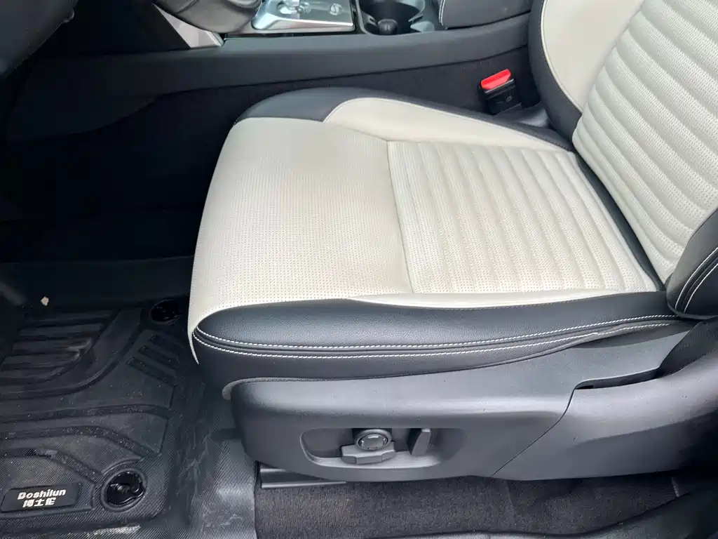 Land Rover Discovery Sport Hybrid — миниатюра 9