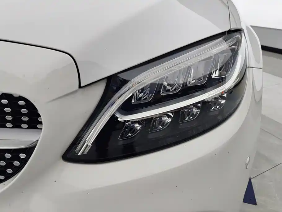 Mercedes-Benz C-Class — миниатюра 5