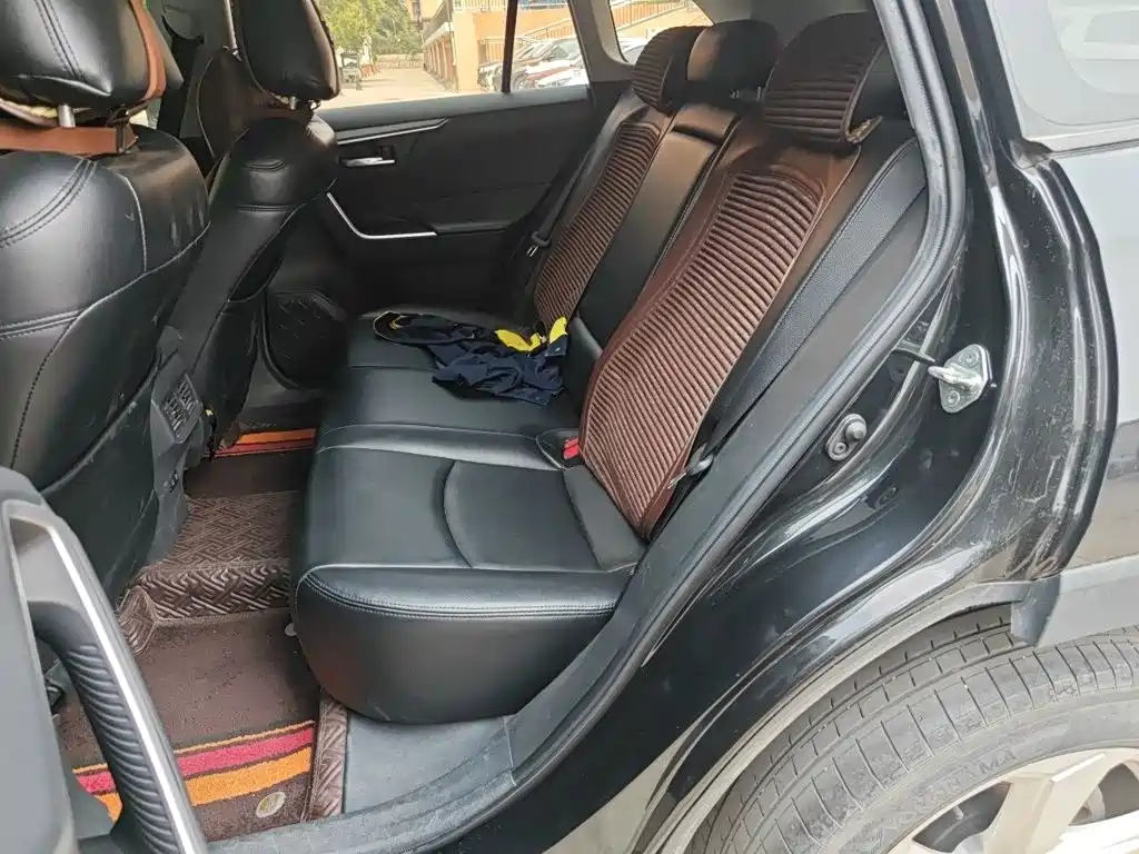Toyota RAV4 — миниатюра 15