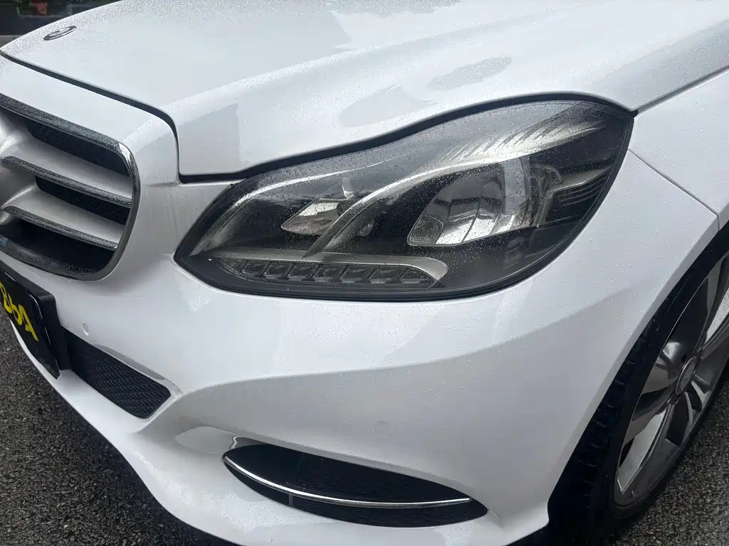 Mercedes-Benz E-Class — миниатюра 10