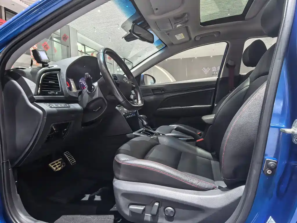 Hyundai Elantra — миниатюра 5