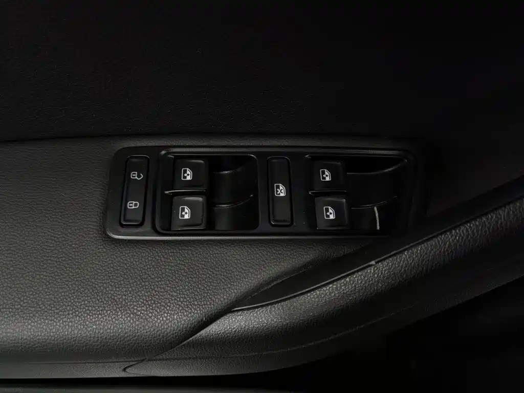 Volkswagen Jetta — миниатюра 9