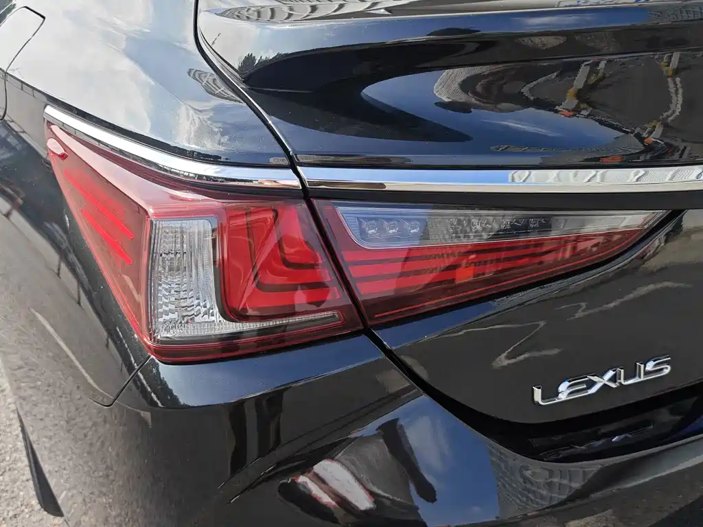 Lexus ES — миниатюра 8