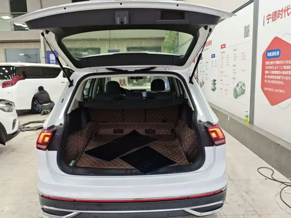 Volkswagen Tiguan L — миниатюра 13