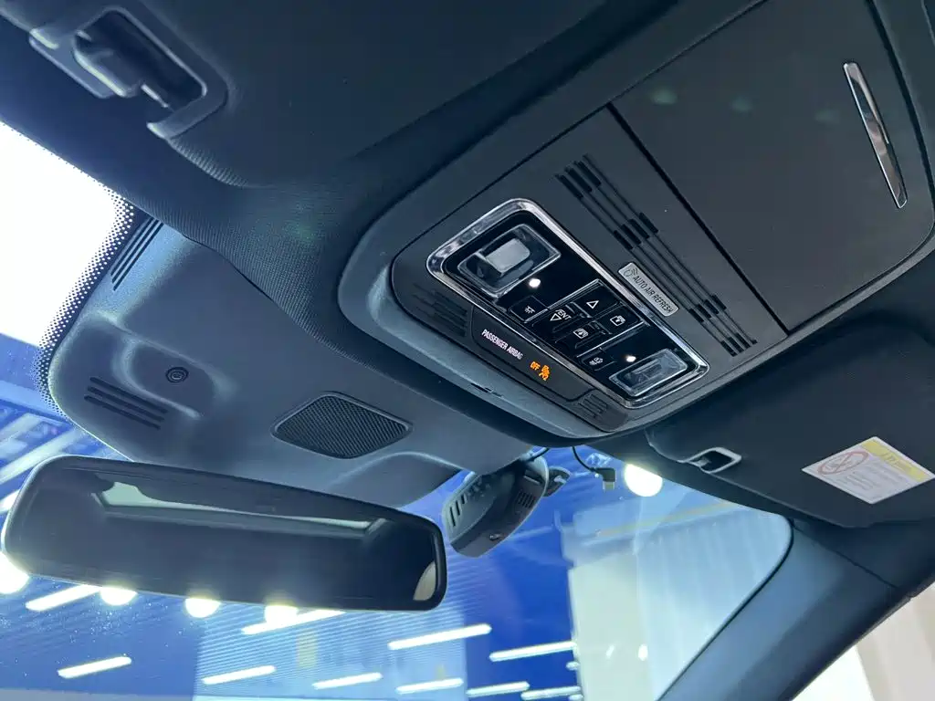Lincoln Aviator — миниатюра 22
