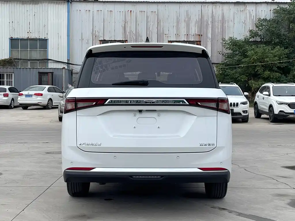 Wuling Jiachen — миниатюра 5