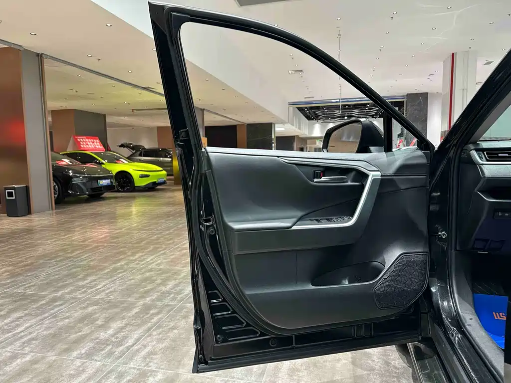 TOYOTA RAV4 RONGFANG