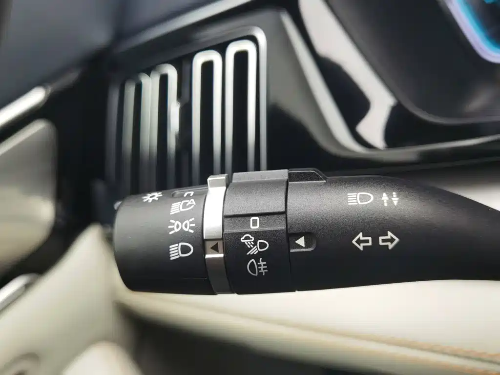 BYD PLUS New Energy — миниатюра 21
