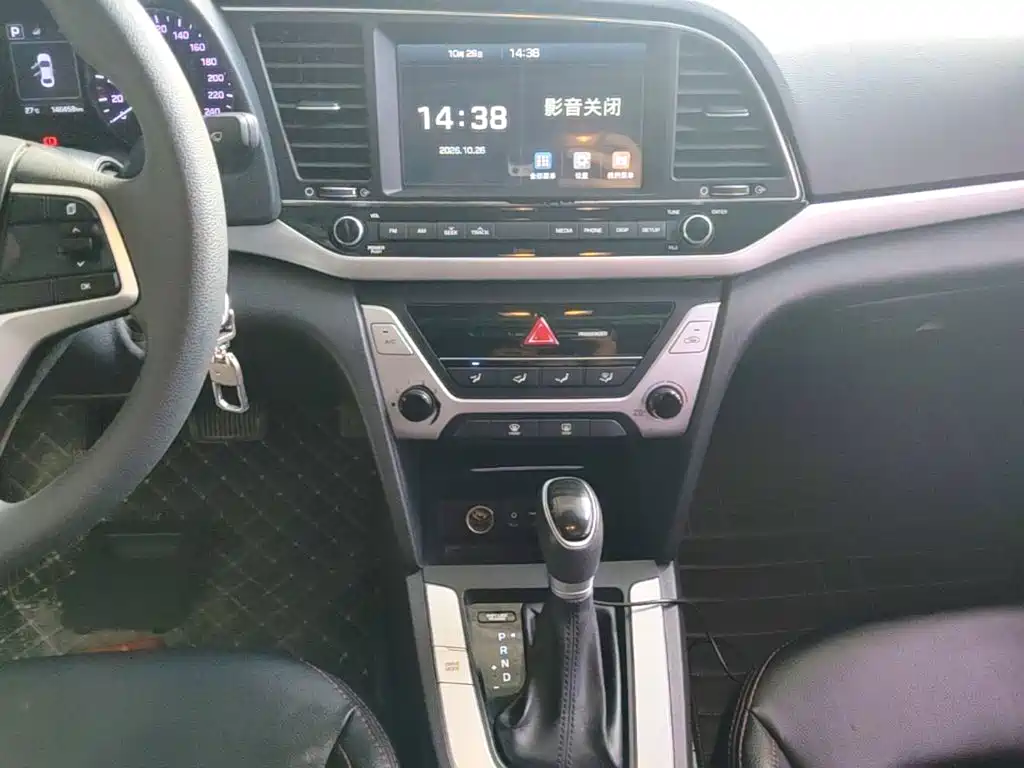 Hyundai Elantra — миниатюра 13