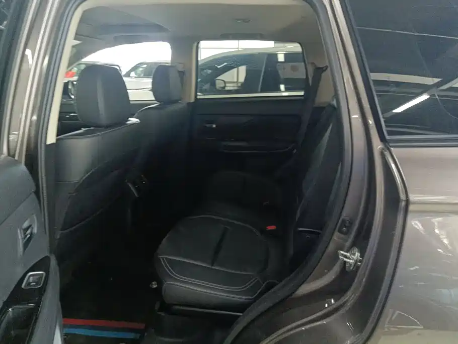 Mitsubishi Outlander — миниатюра 11