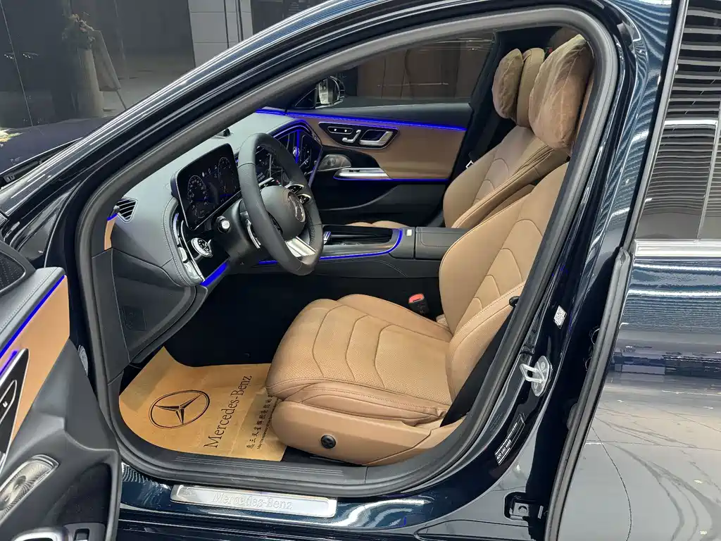 Mercedes-Benz E-Class — миниатюра 13