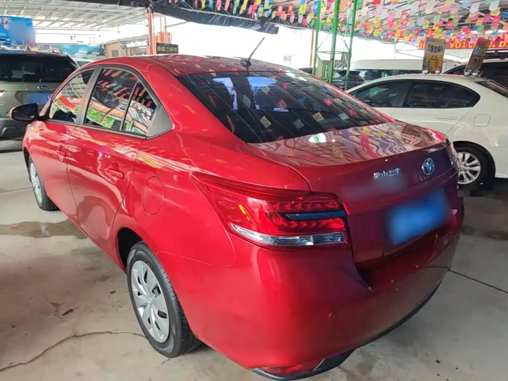 Toyota Yaris L — миниатюра 5