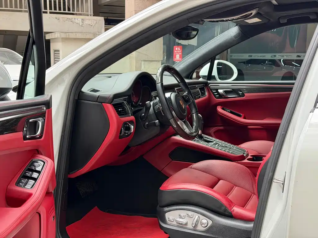 Porsche Macan — миниатюра 6