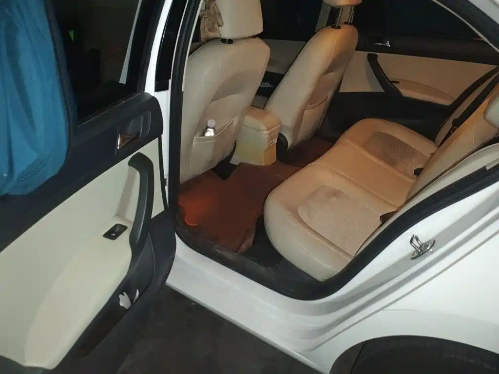Skoda Rapid — миниатюра 15