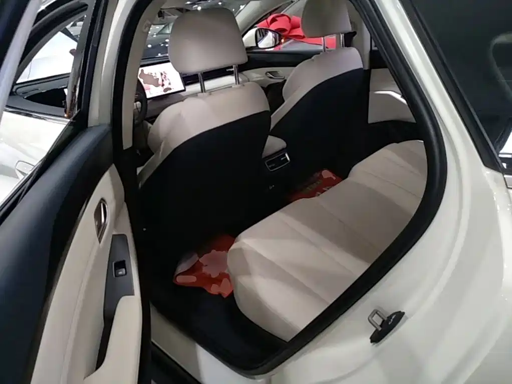 BYD Qin L — миниатюра 17