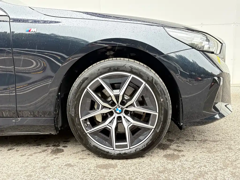BMW i5 — миниатюра 14