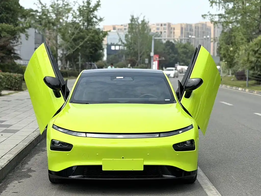 XPeng P7 — миниатюра 2
