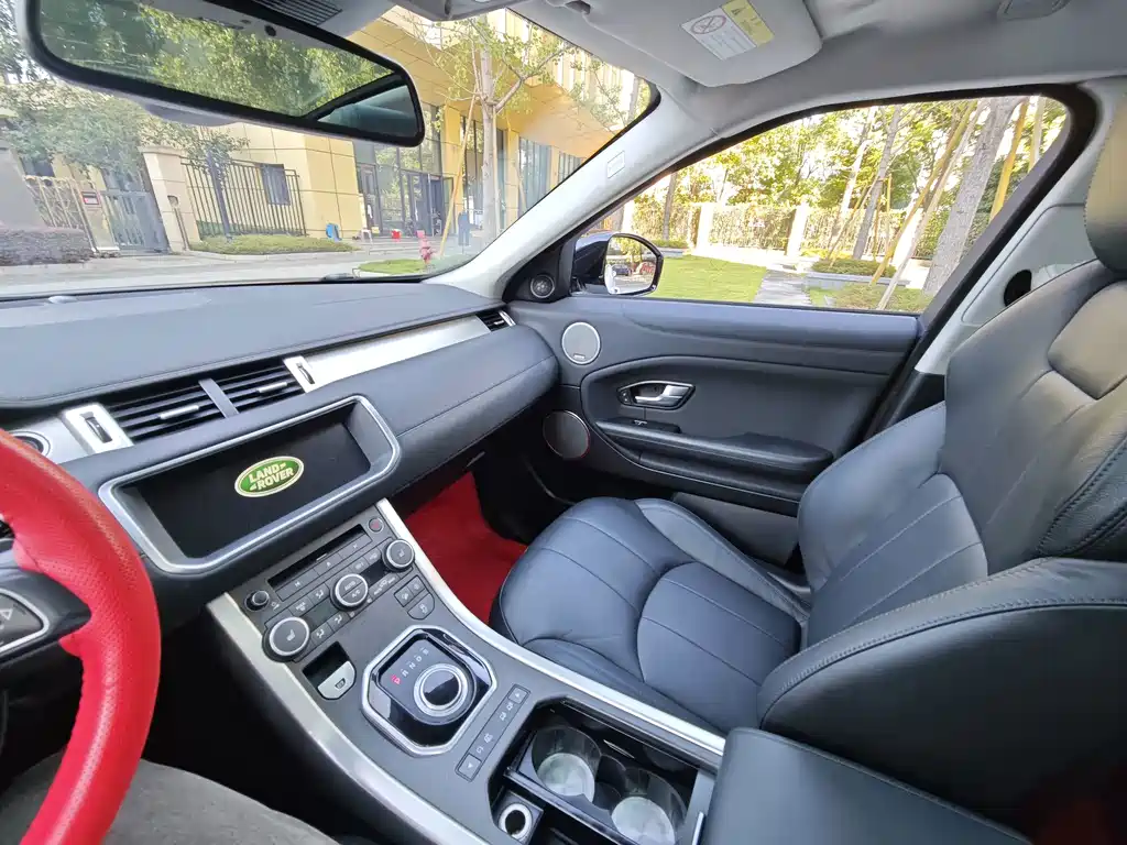 Land Rover Evoque — миниатюра 10