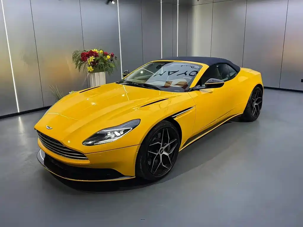 Aston Martin DB11