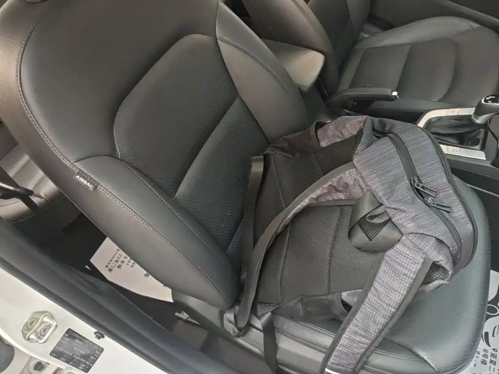 Hyundai Elantra — миниатюра 25