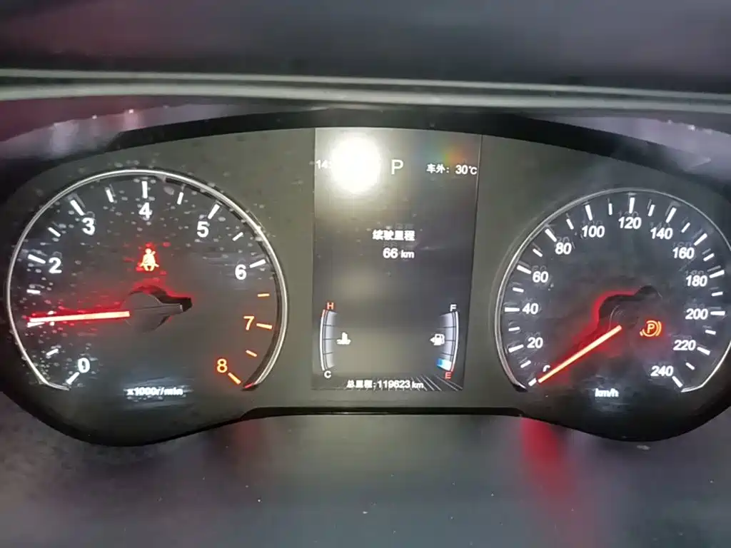 BYD MAX — миниатюра 12