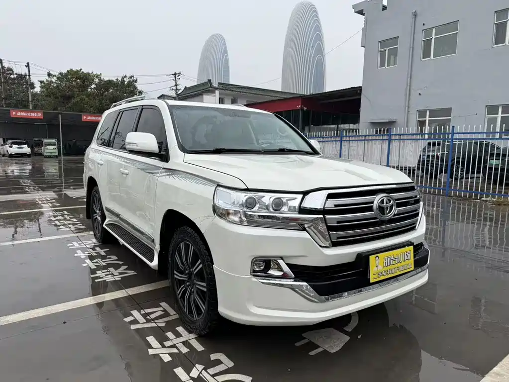 Toyota Land Cruiser — миниатюра 3
