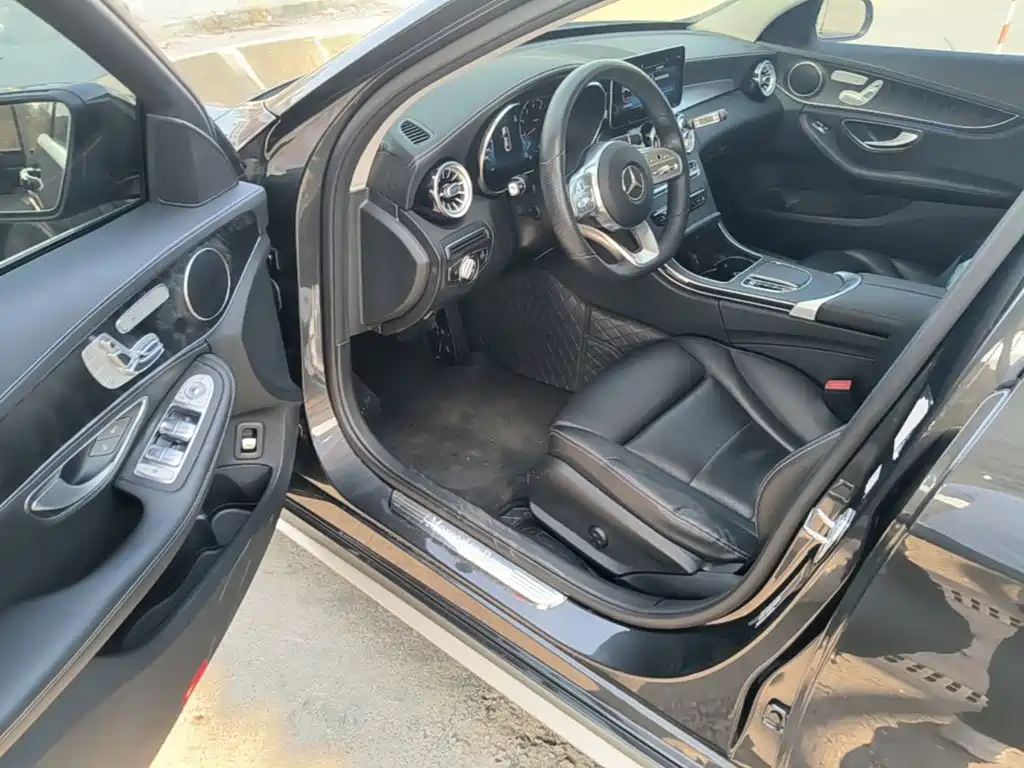 Mercedes-Benz C-Class — миниатюра 16