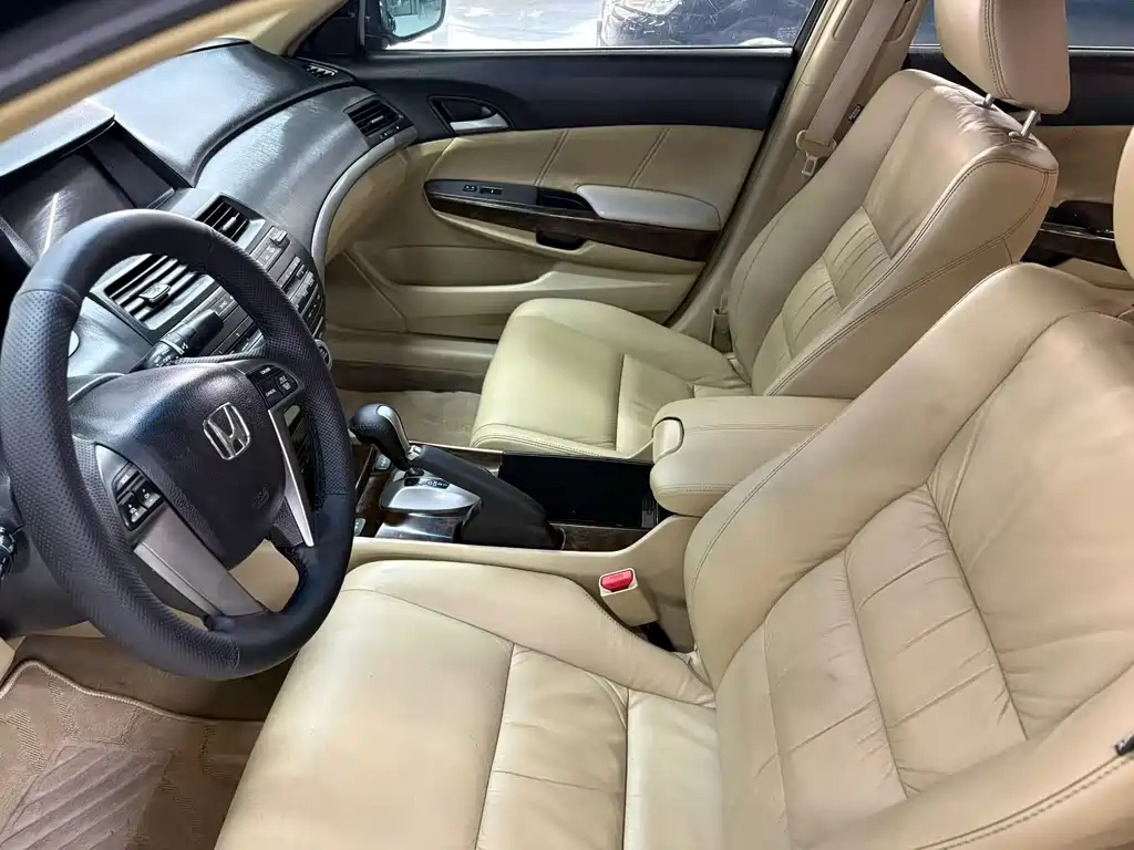 Honda Accord — миниатюра 7