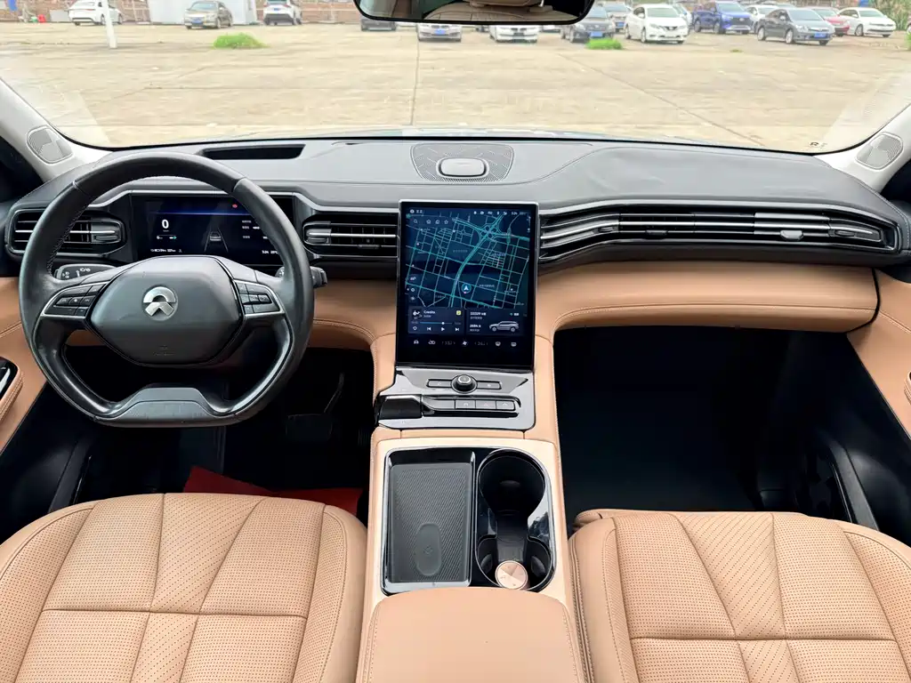 NIO ES8 2020 450KM мест