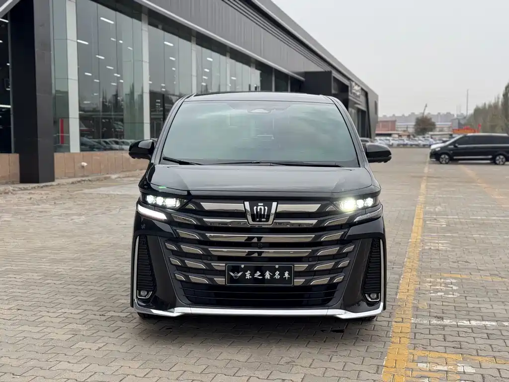 Toyota Vellfire — миниатюра 2