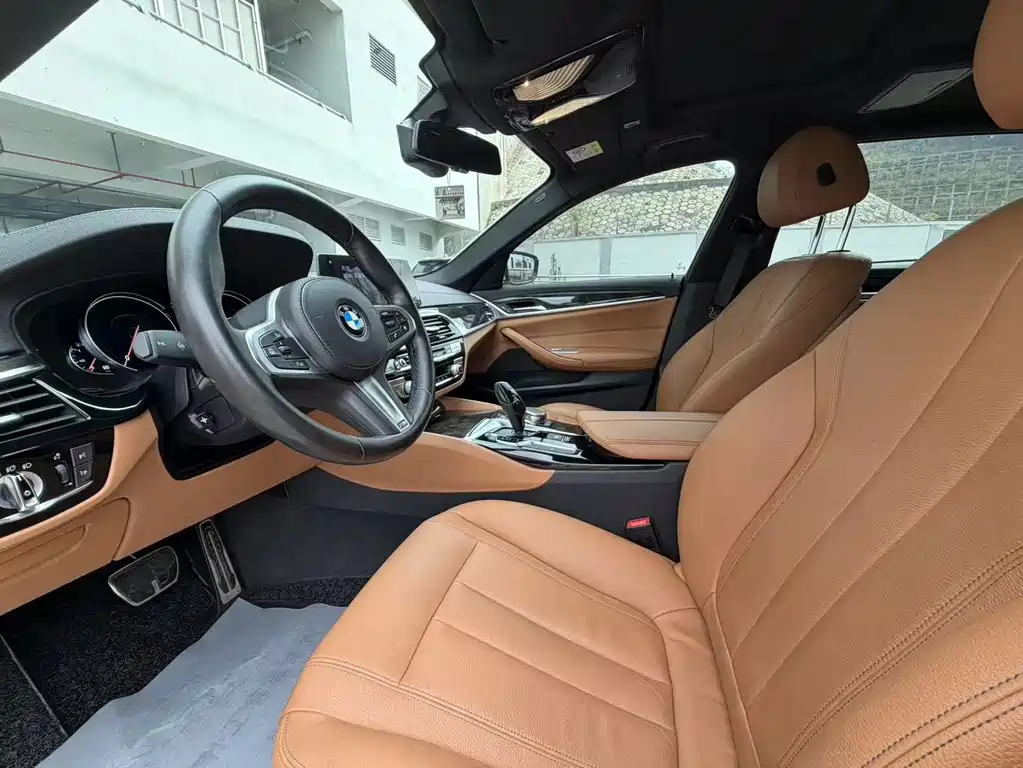 BMW 5 Series — миниатюра 2