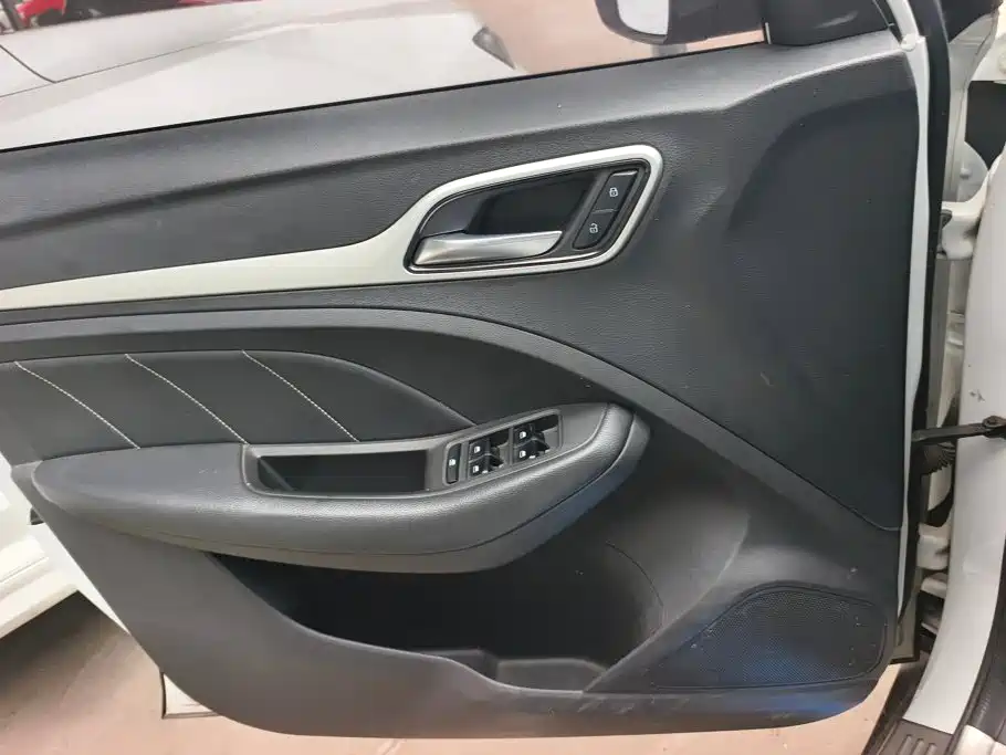 MG ZS — миниатюра 7