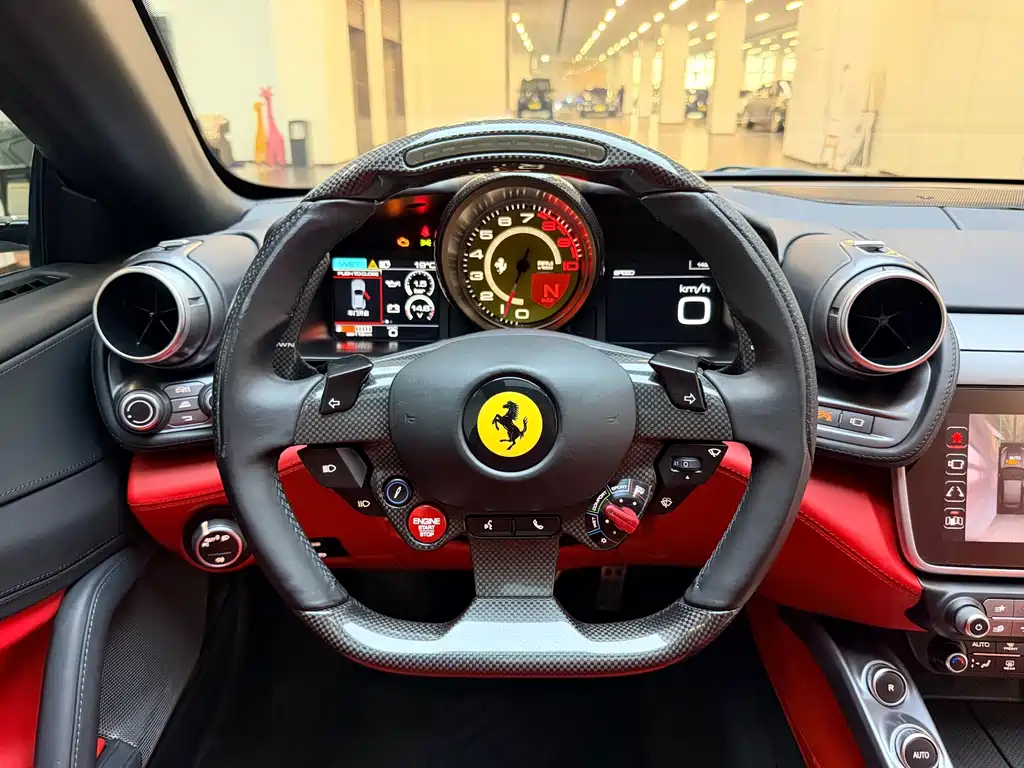Ferrari GTC4Lusso — миниатюра 16
