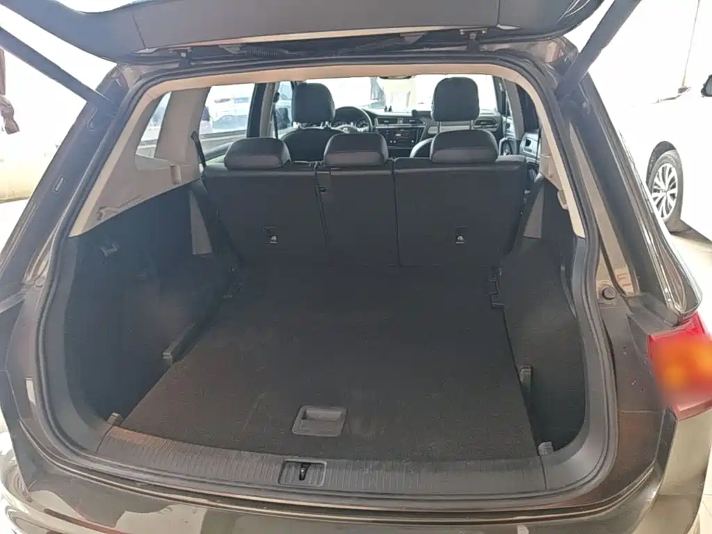 Volkswagen Tiguan L — миниатюра 19