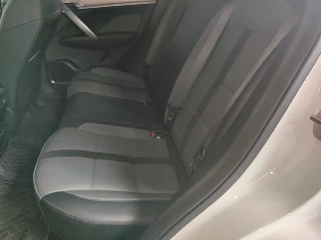 Geely Binyue — миниатюра 17